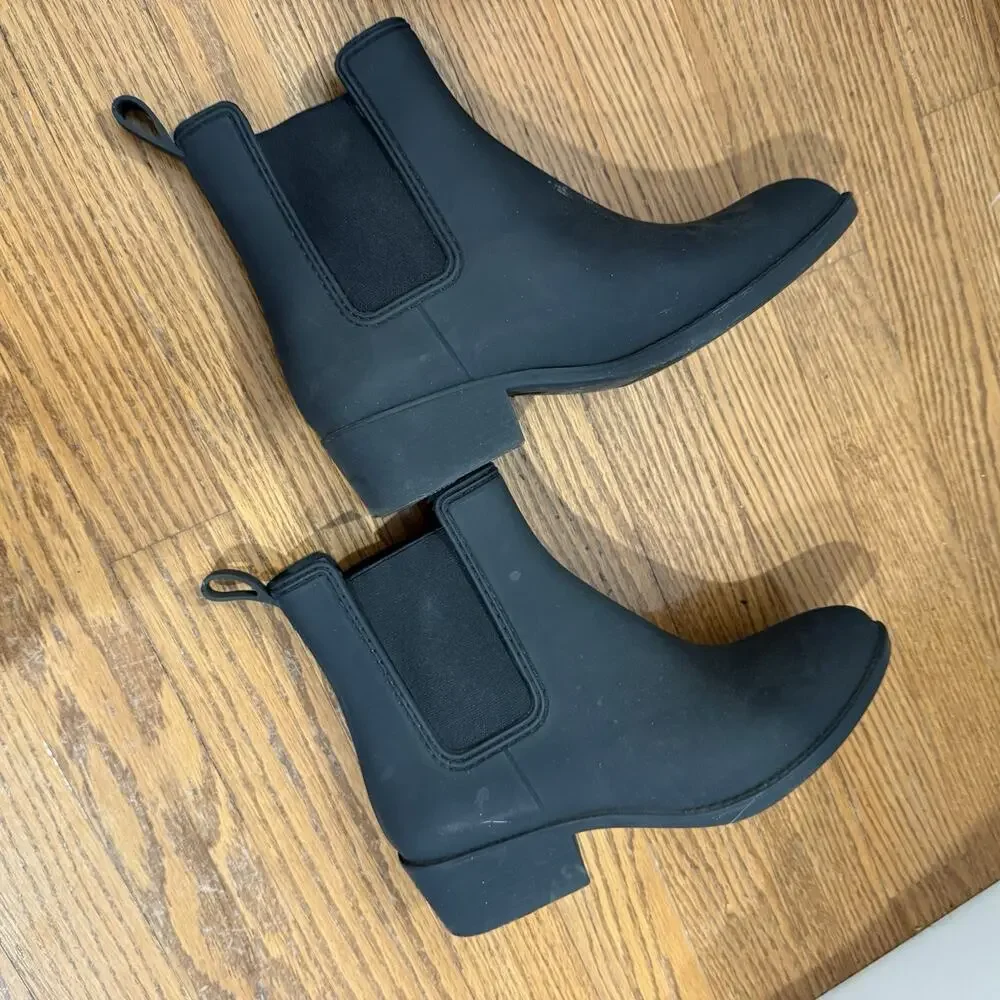 Steve Madden 7.5 Chelsea Rubber Rain Ankle Boots Chunky Block Lug Sole Pull-On